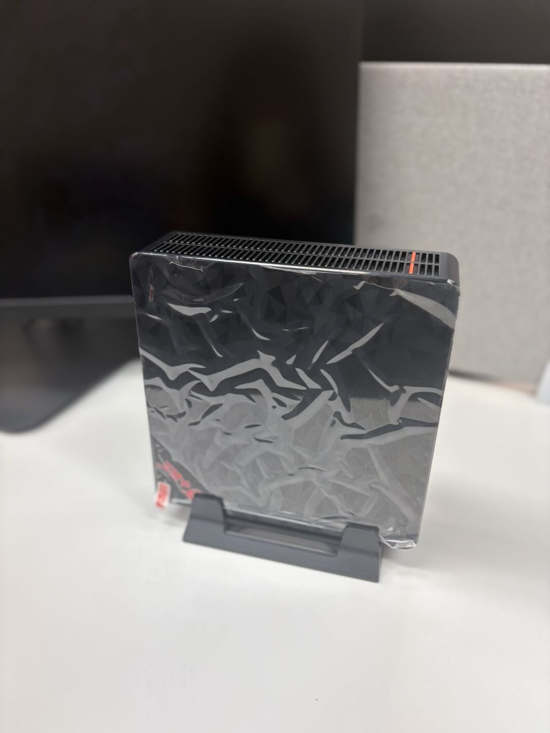 KAI Mini 在 eBay 上標價 500 美元